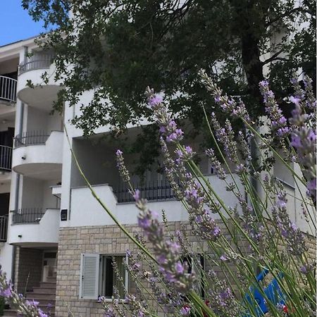 Apartmani Ana Malinska Buitenkant foto