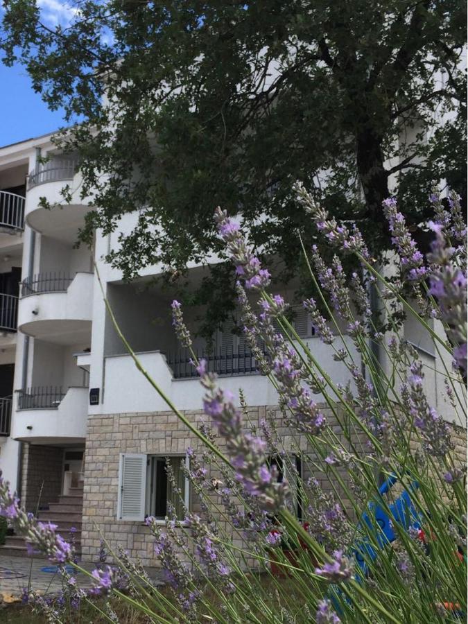 Apartmani Ana Malinska Buitenkant foto