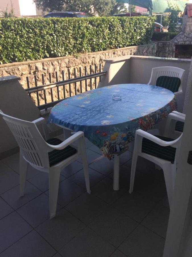 Apartmani Ana Malinska Buitenkant foto