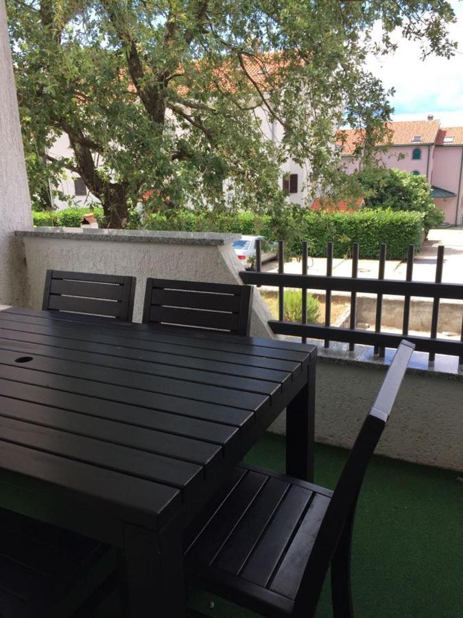 Apartmani Ana Malinska Buitenkant foto